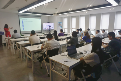 創(chuàng)業(yè)百日苦，路演見(jiàn)真章 中關(guān)村大講堂聚焦企業(yè)信息技術(shù)咨詢新路徑